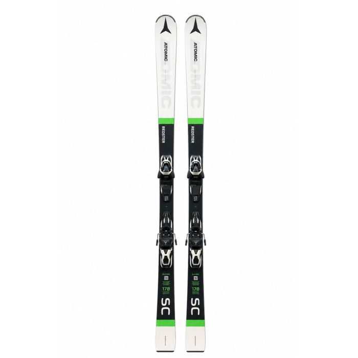 Atomic Redster SC 178 cm ski paar vooraanzicht met witte, zwarte en groene kleurstelling en Atomic M 10 GW bindingen, tentoongesteld in een skiwinkel