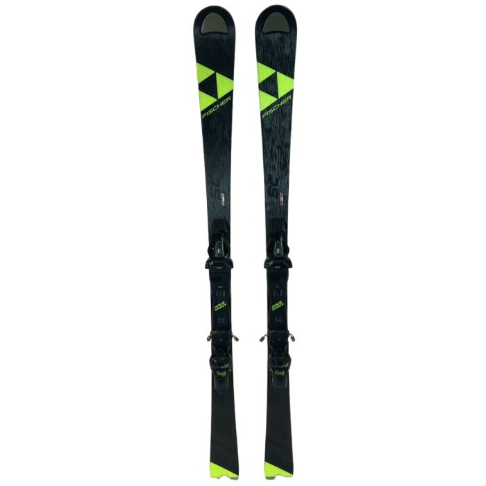 Fischer RC4 Worldcup SC 2020 ski's met bindingen, klaar voor de piste.
