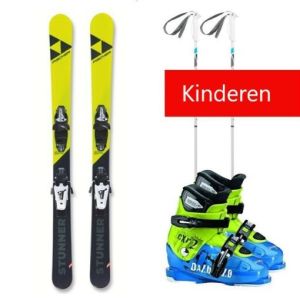 Huur kinderen alleen ski's en stokken